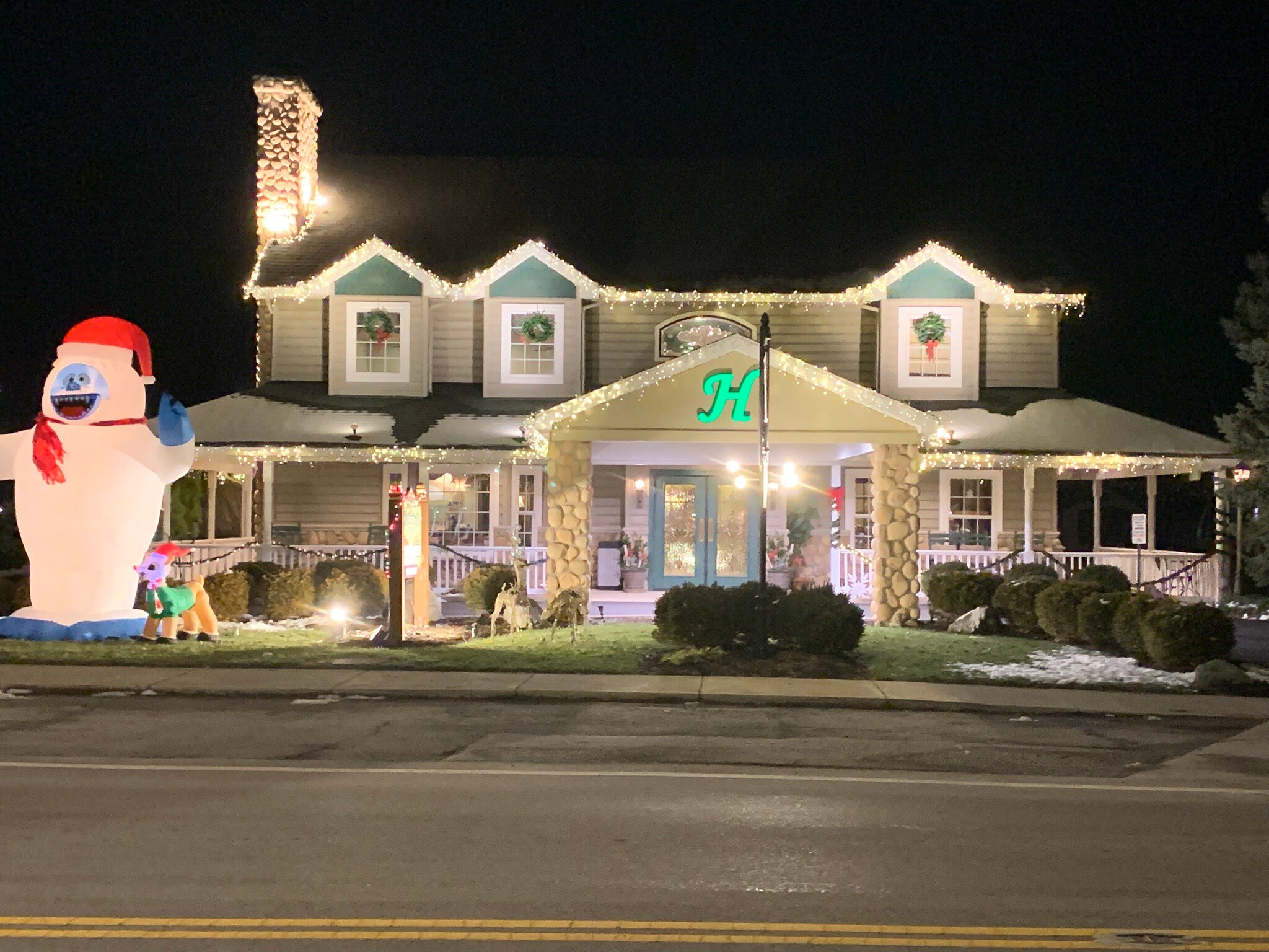 Hearthstone Inn & Suites-官方