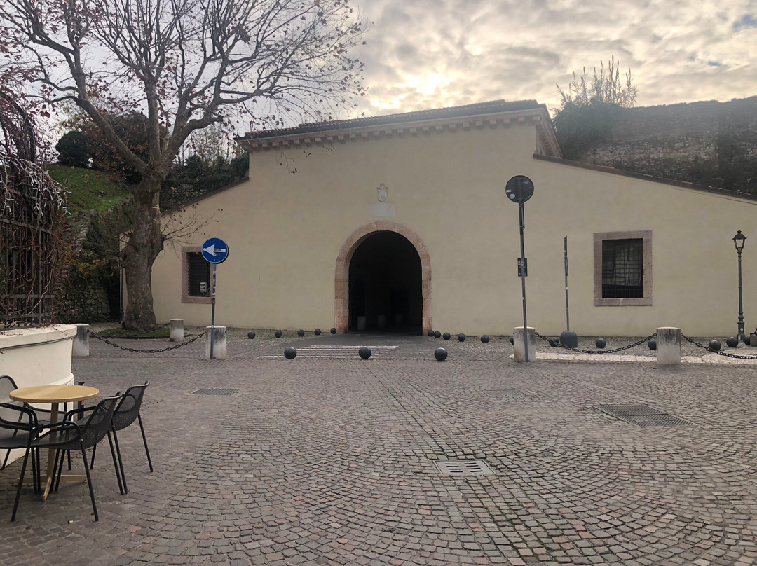 Porta Brescia-佩斯基耶拉德尔加尔达必去景点