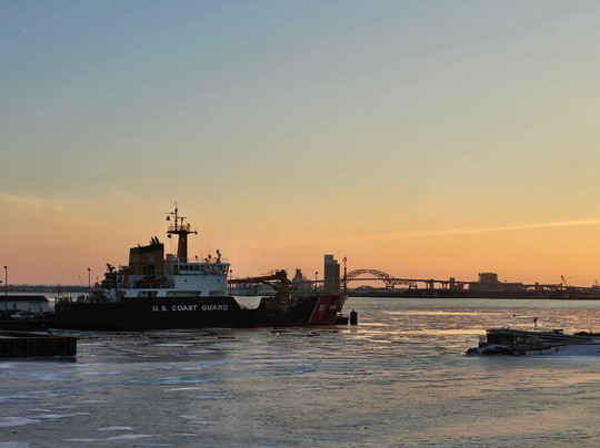 Park Point Marina Inn主图