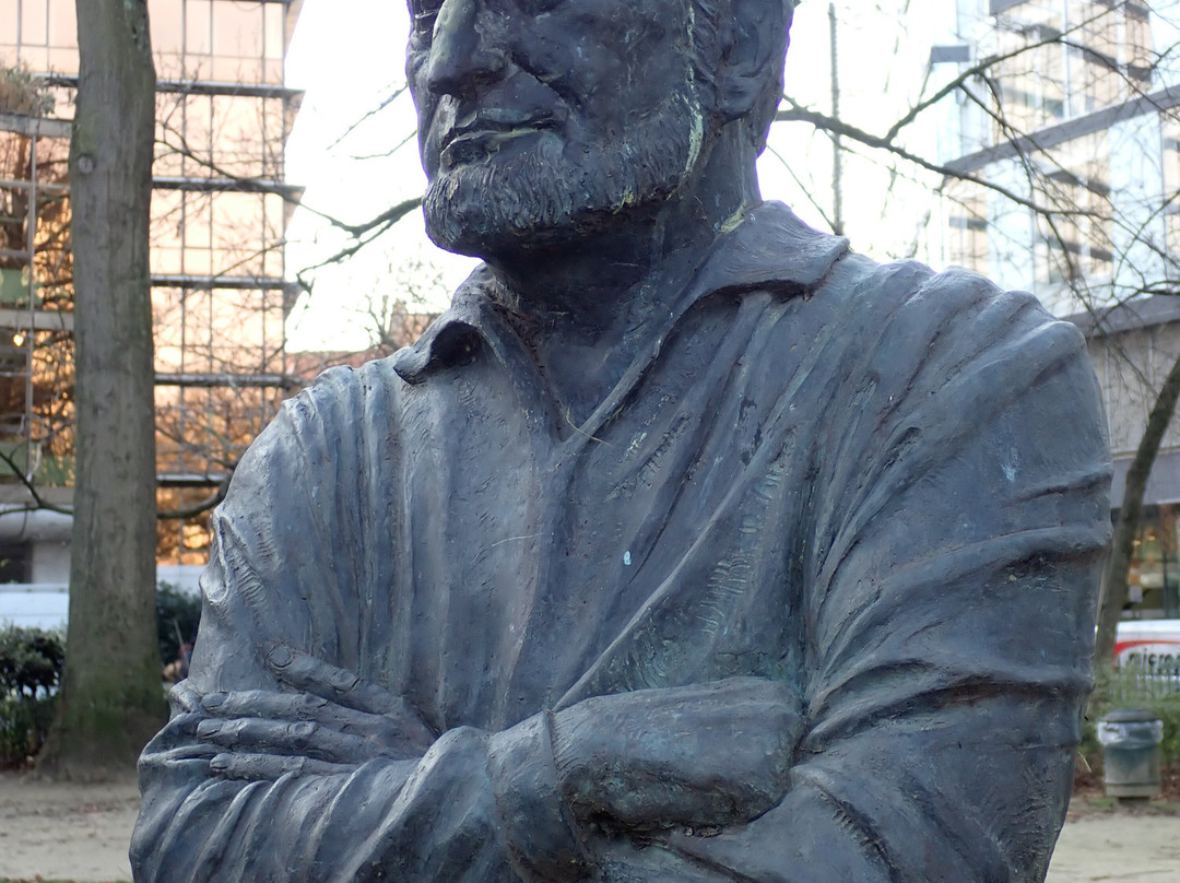 Buste de Marnix Gijsen-伊克塞尔必去景点