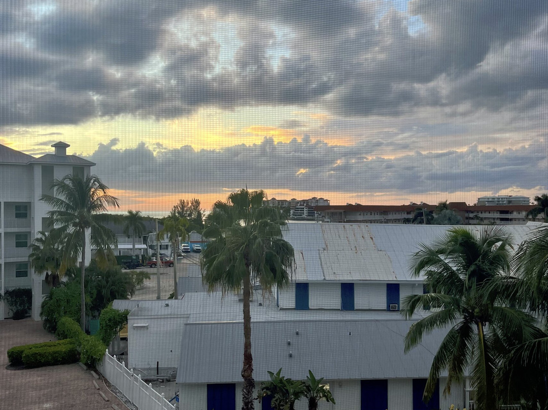 奥尔德马可岛旅馆及套房酒店主图