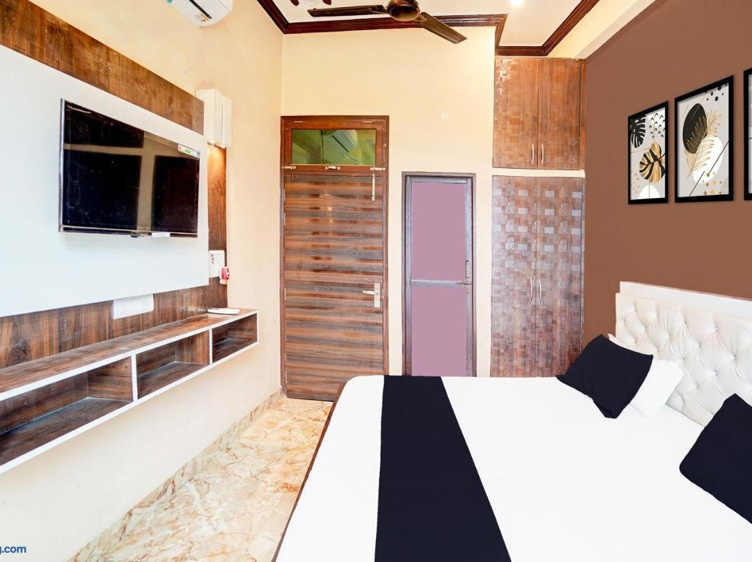 Hotel O Holiday Hotel & Restaurant