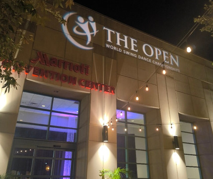 洛杉矶伯班克机场万豪酒店主图