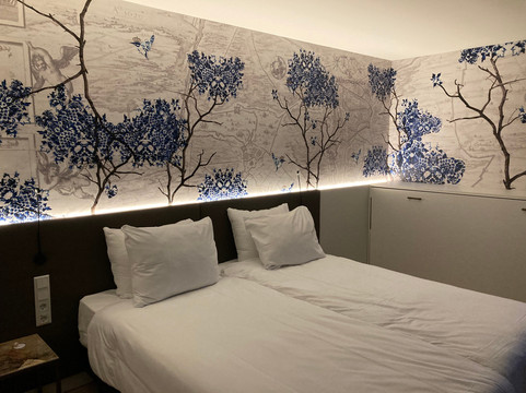 金色郁金香中心酒店主图