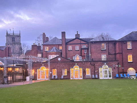 经典英国韦恩安居酒店主图