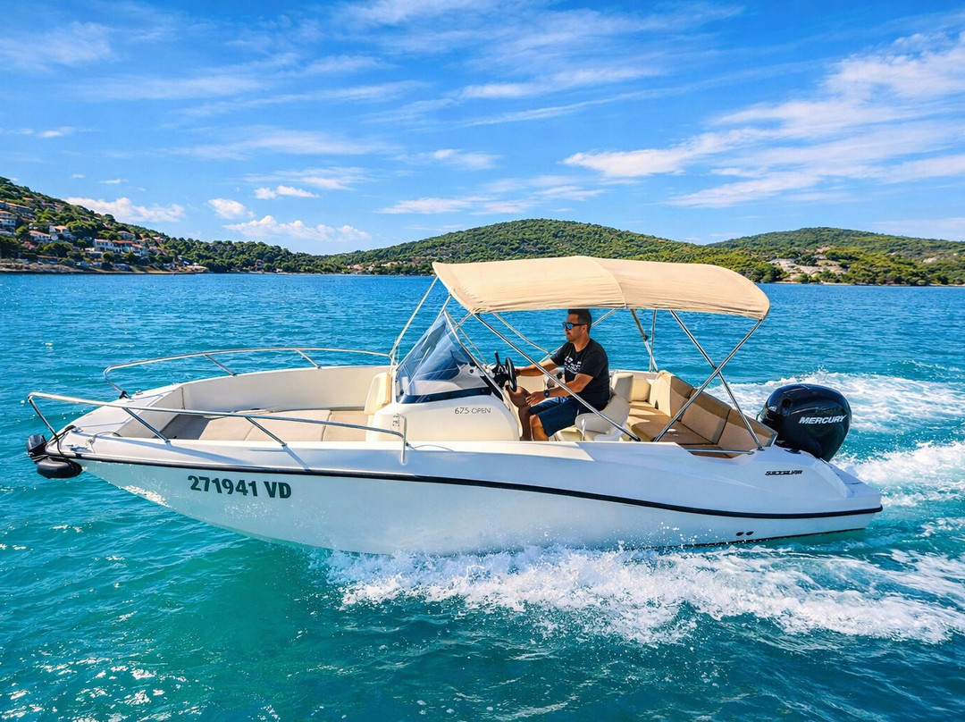 Rent a boat " Ane" Tisno-Tisno必去景点