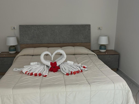 戴皮尼酒店主图