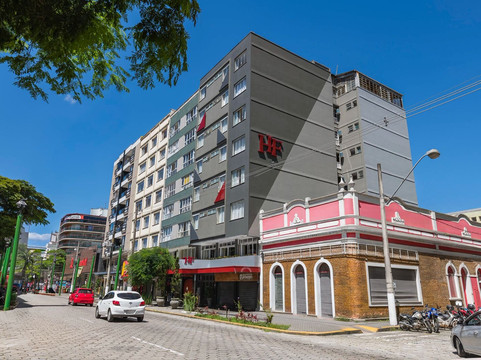 法布里斯酒店主图