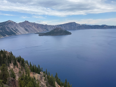 Sinnott Memorial Overlook-火山湖国家公园必去景点