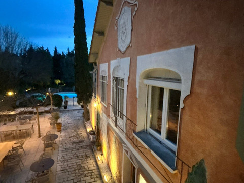 普罗旺斯徽章酒店主图