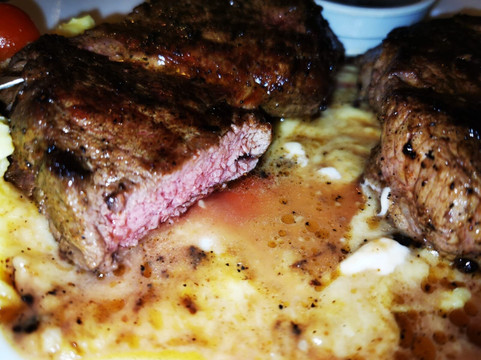 Charly’s Hot Stone Steak