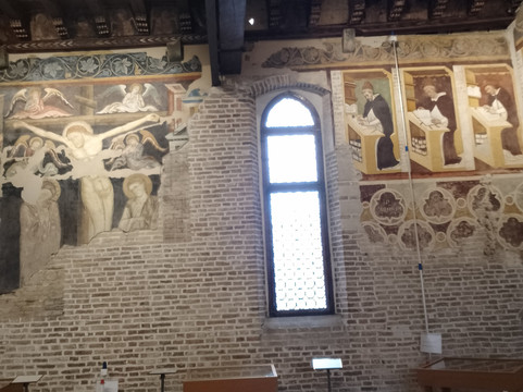 Sala del Capitolo,affreschi di Tommaso da Modena-特雷维索必去景点