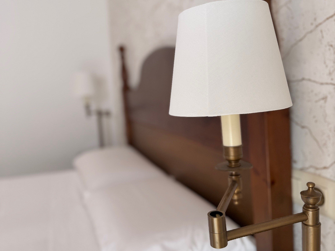 Victoria Hotel主图