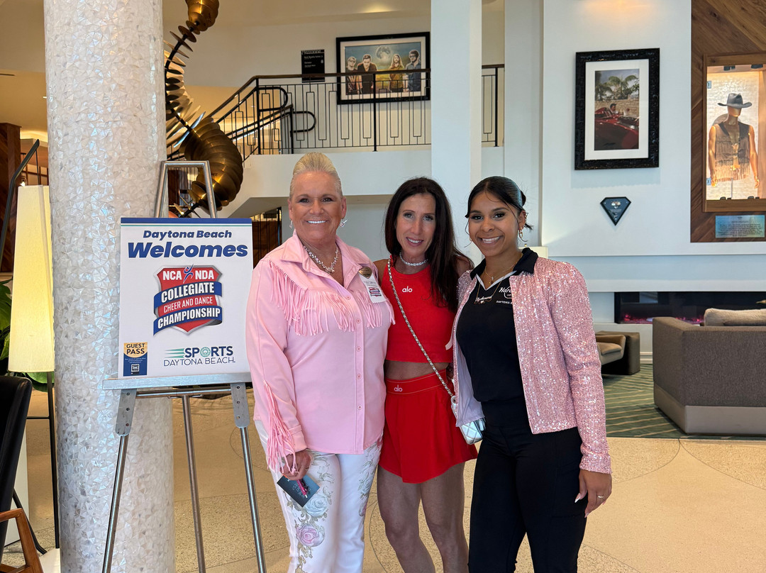 带托纳海滩硬石酒店主图