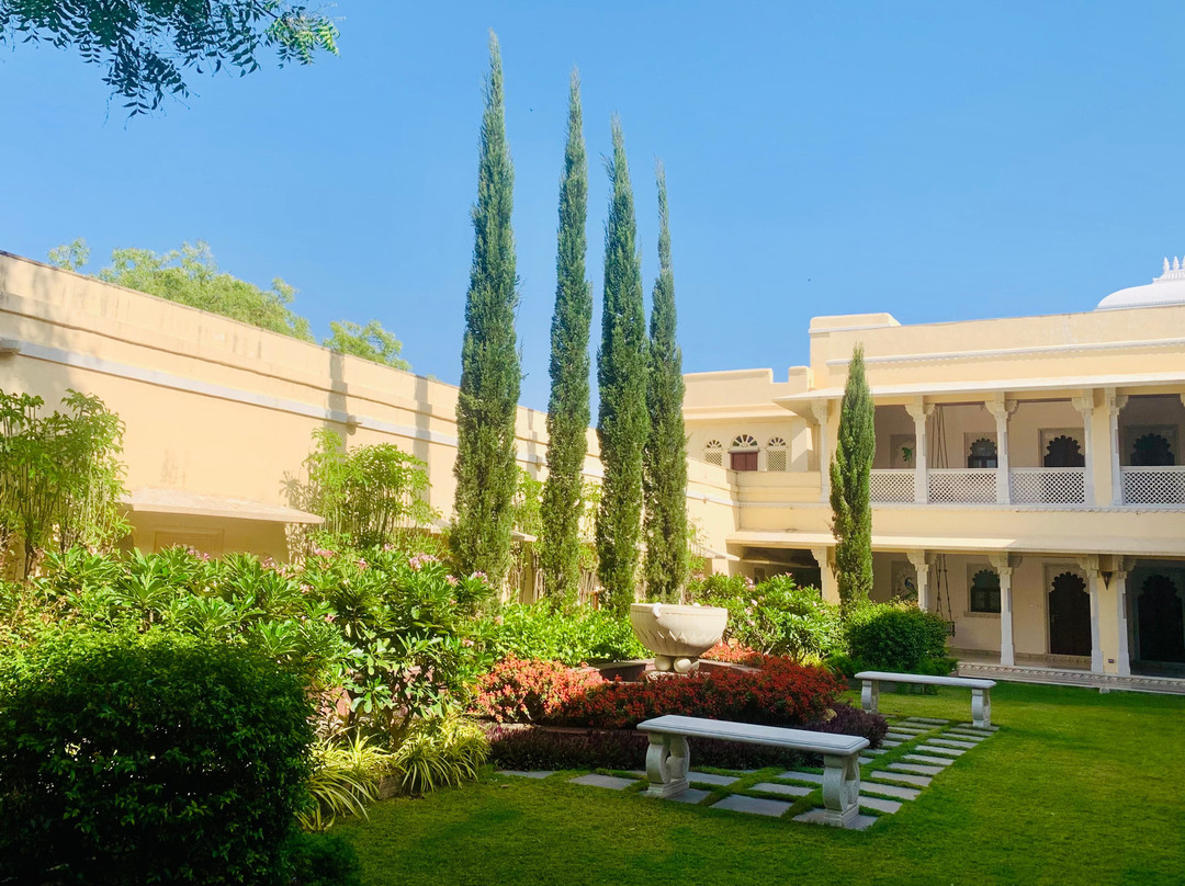 萨尔达尔加传统酒店主图