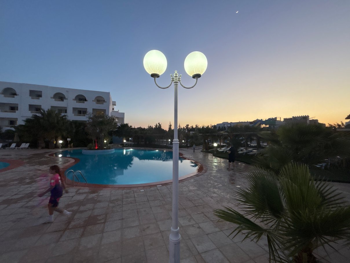 左迪阿克酒店-旅行者