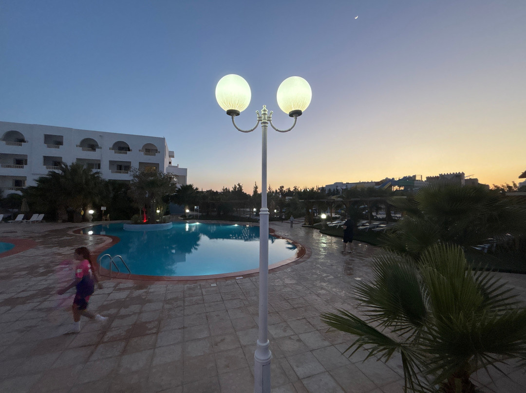 左迪阿克酒店主图