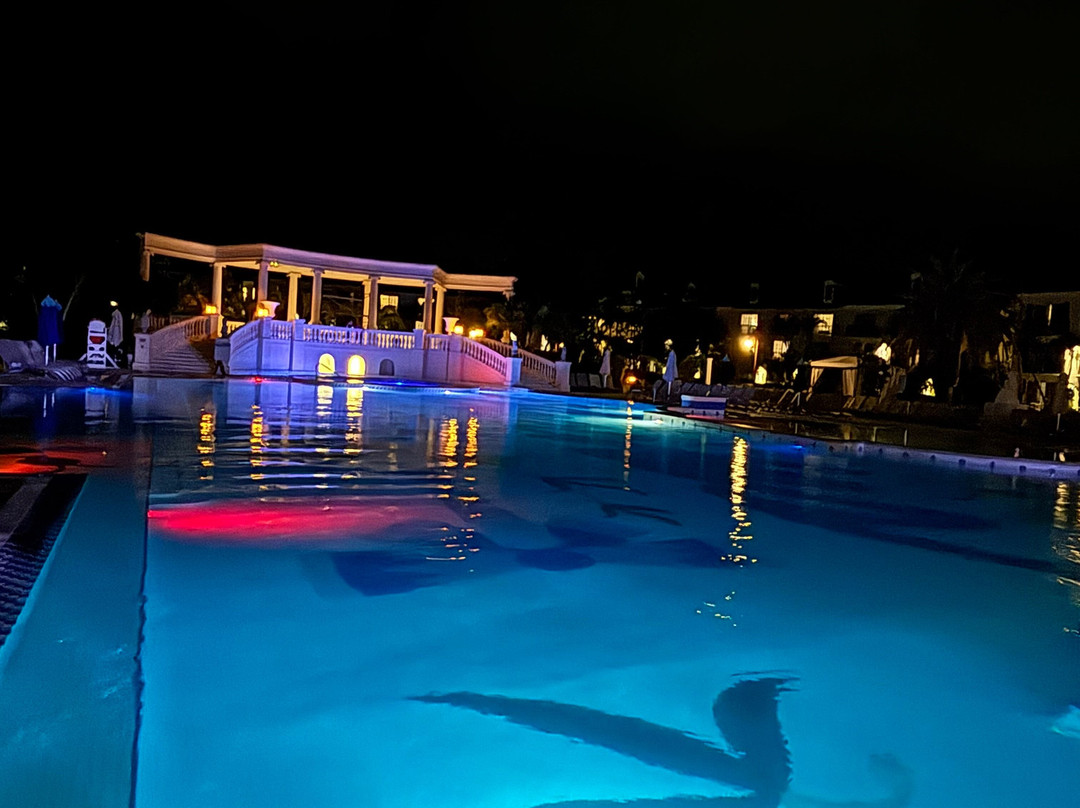 土克斯及开科斯群岛海滩酒店 - 全包式主图