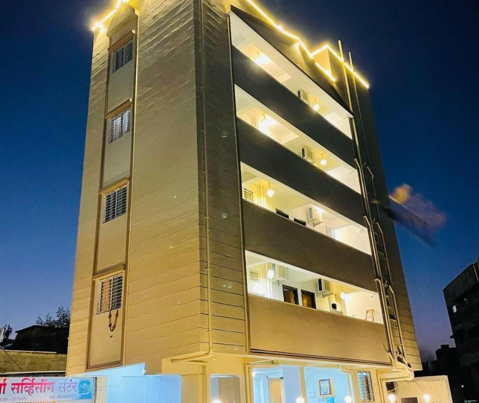 Ishwari Heights Lodging And Hotel