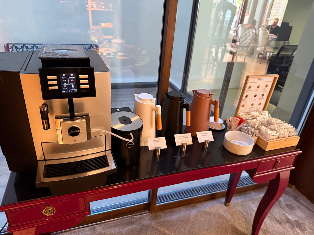法瓦尔公馆酒店主图