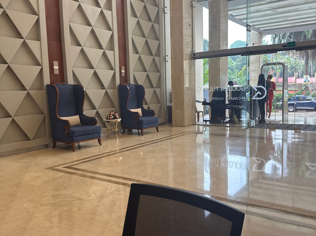 坎培拉迦南金色郁金香酒店主图