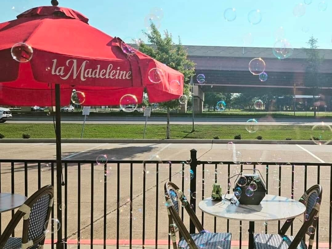 La Madeleine French Café