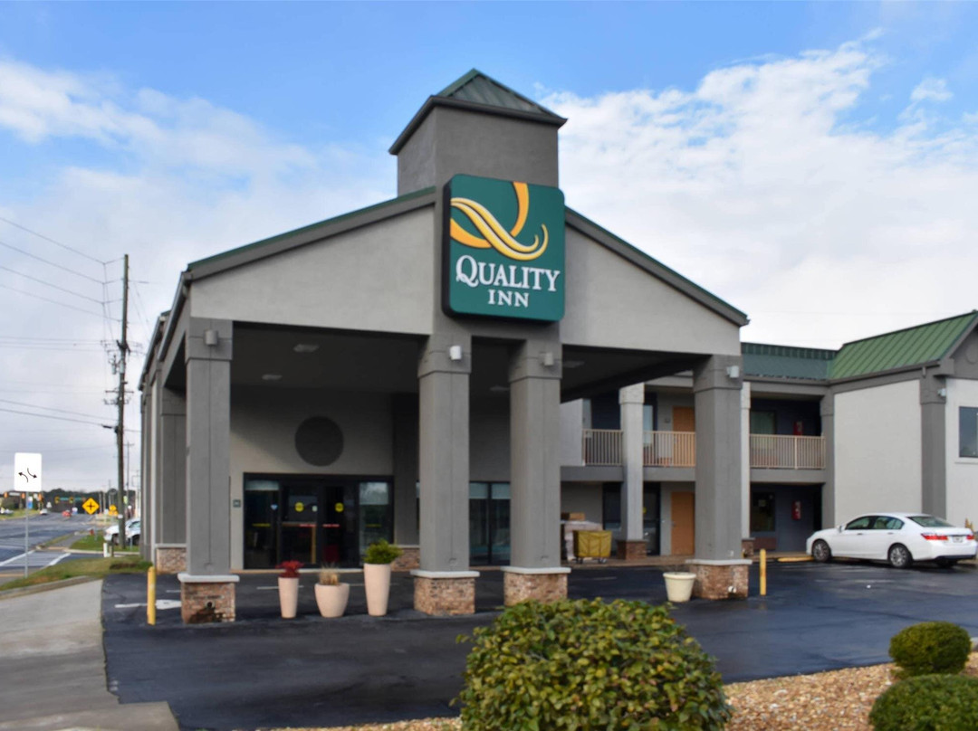 Calhoun酒店住宿-Quality Inn Calhoun North I-75