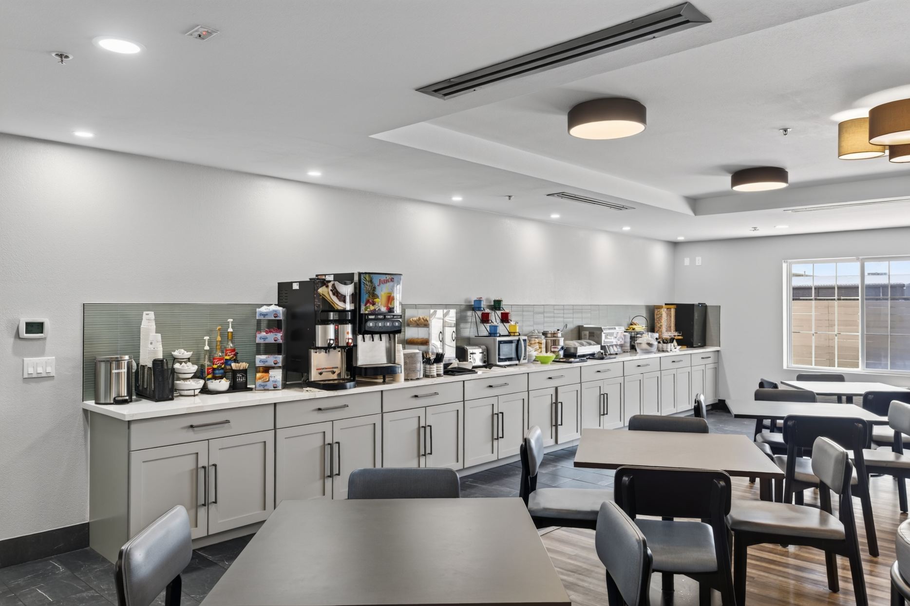 比灵斯贝斯特韦斯特SureStay Plus酒店-餐饮