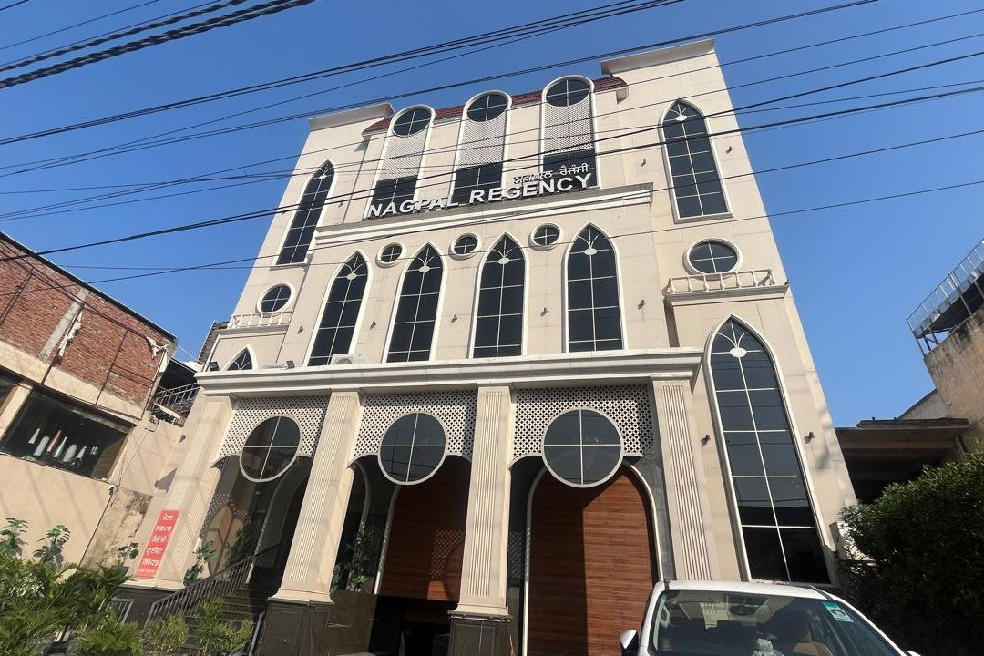 纳格帕尔摄政酒店主图