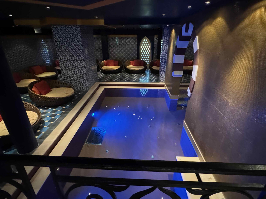 Meses Shiraz Hotel主图
