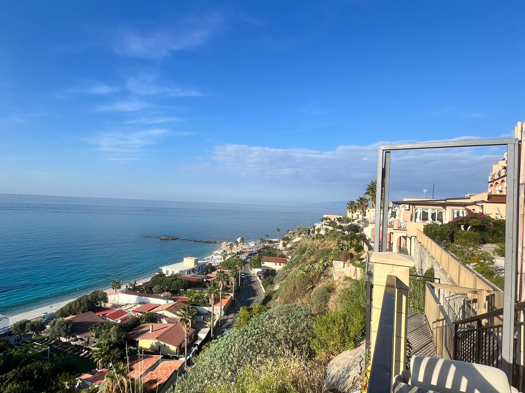 罗卡德拉塞纳酒店主图