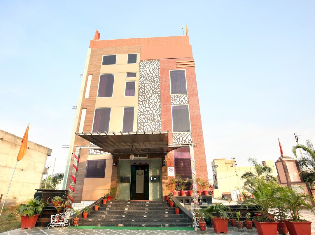 OYO 26217 Hotel GST Grand Plaza