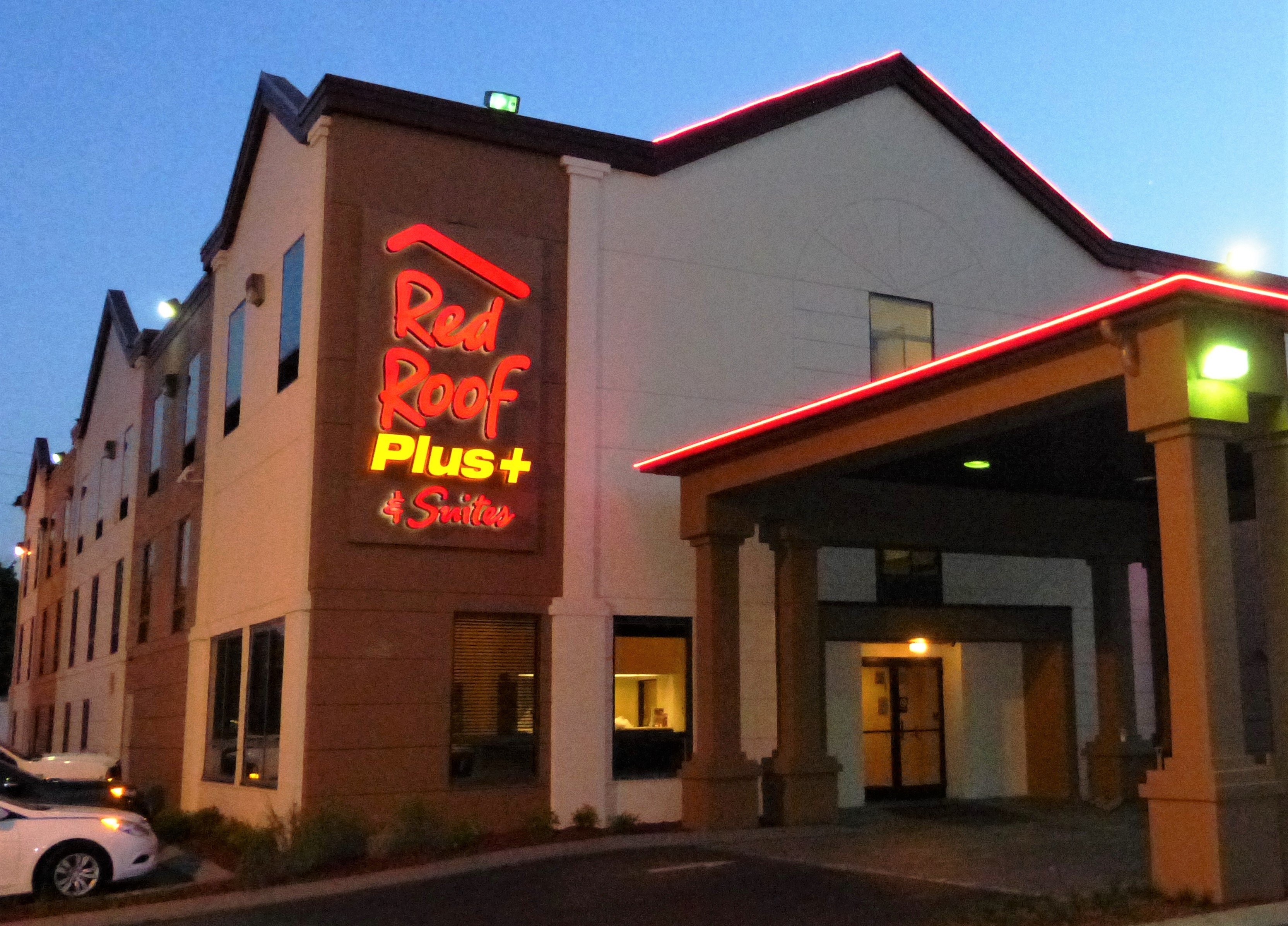Red Roof PLUS+ & Suites Chattanooga - Downtown-官方