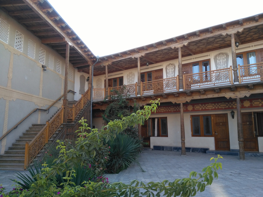 Fatima & Ibragim Hotel