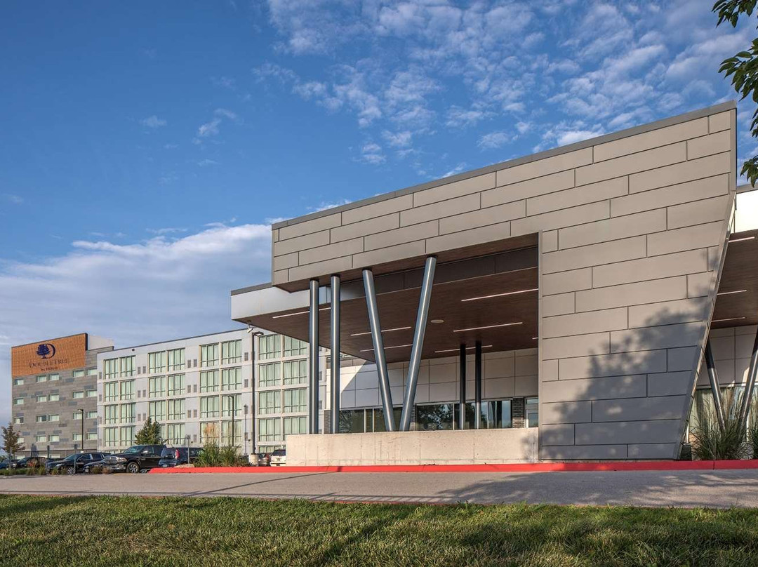 DoubleTree by Hilton Omaha Southwest主图