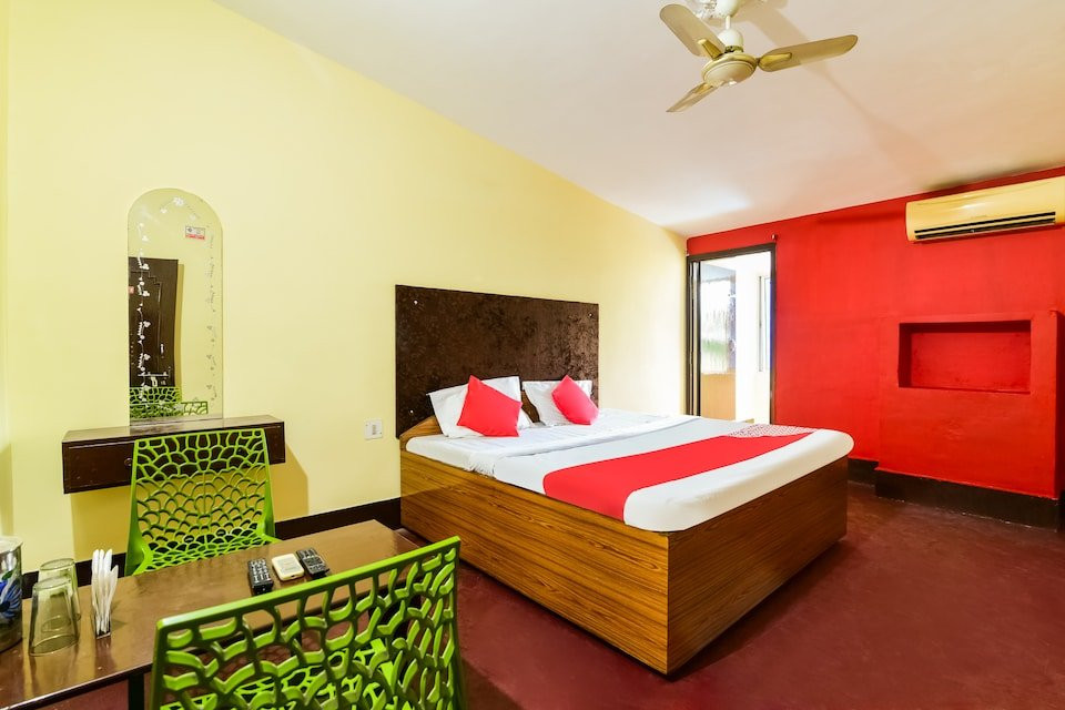 OYO 60896 Hotel Golden Park