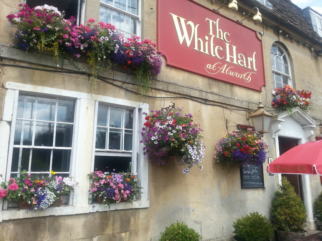 The White Hart In Atworth景点图片