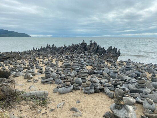 Captain Cook Highway Rock Stacks-凯恩斯必去景点