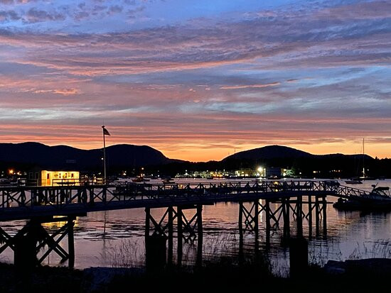 The Moorings Inn Waterfront主图