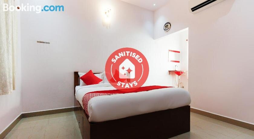 OYO 61704 Sri Kamatchi Hotel