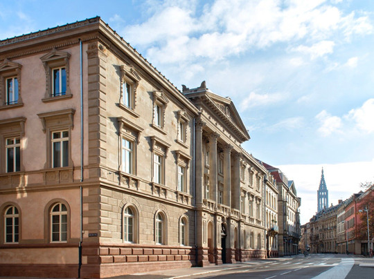 LÉONOR The Place To Live