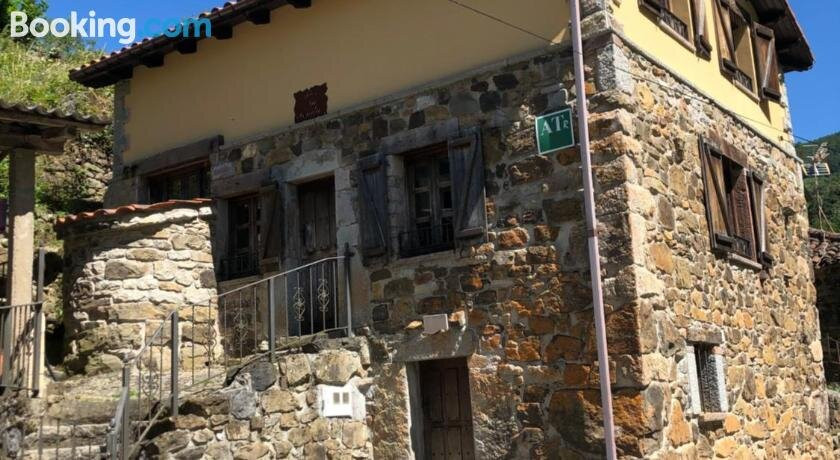 Apartamentos La Senda