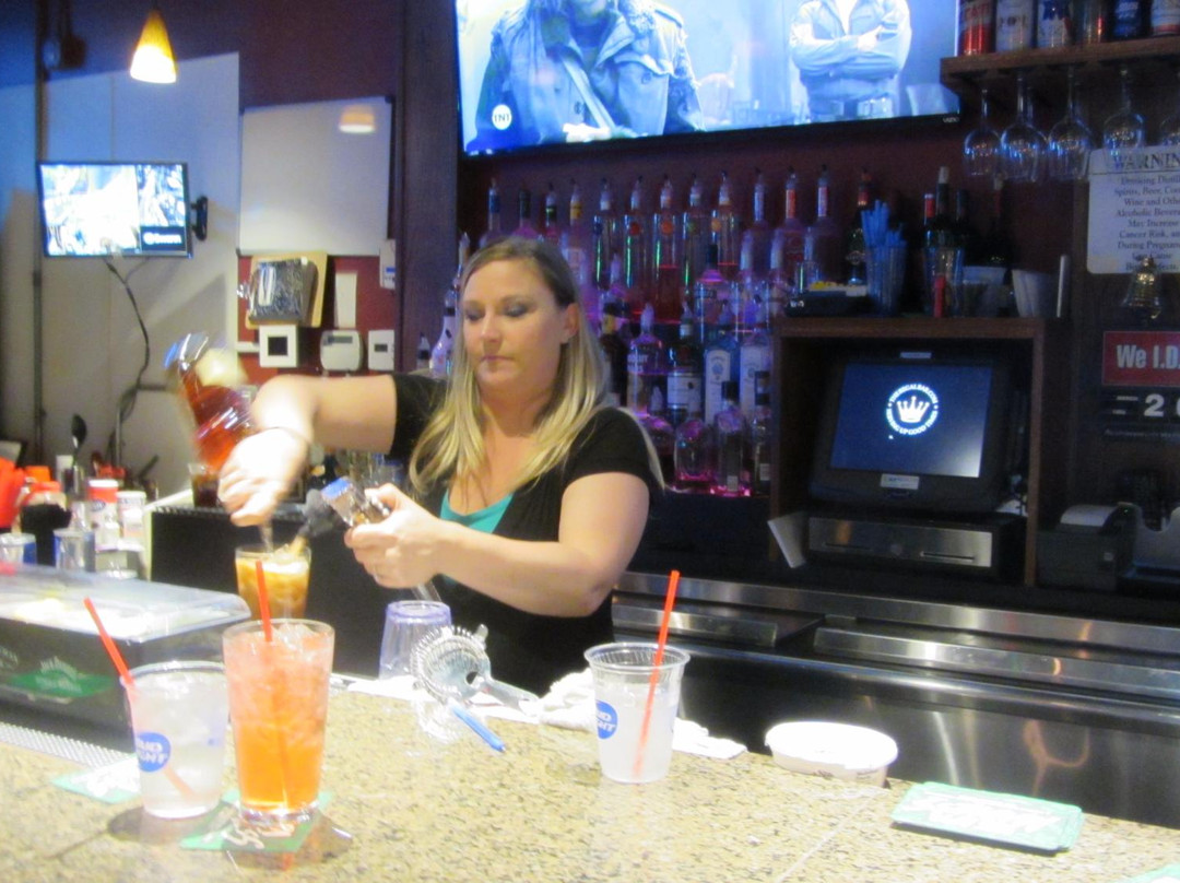 Spring Valley旅游景点-The Regal Bar