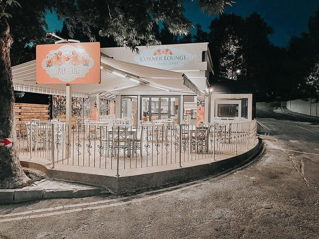 Trimiklini餐馆和美食-Corner Lounge Pera Pedi