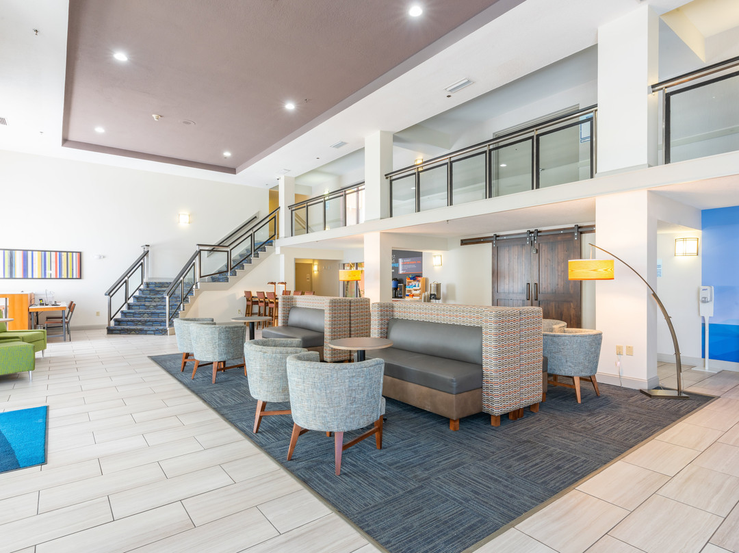 Holiday Inn Express & Suites Bradenton West By IHG主图