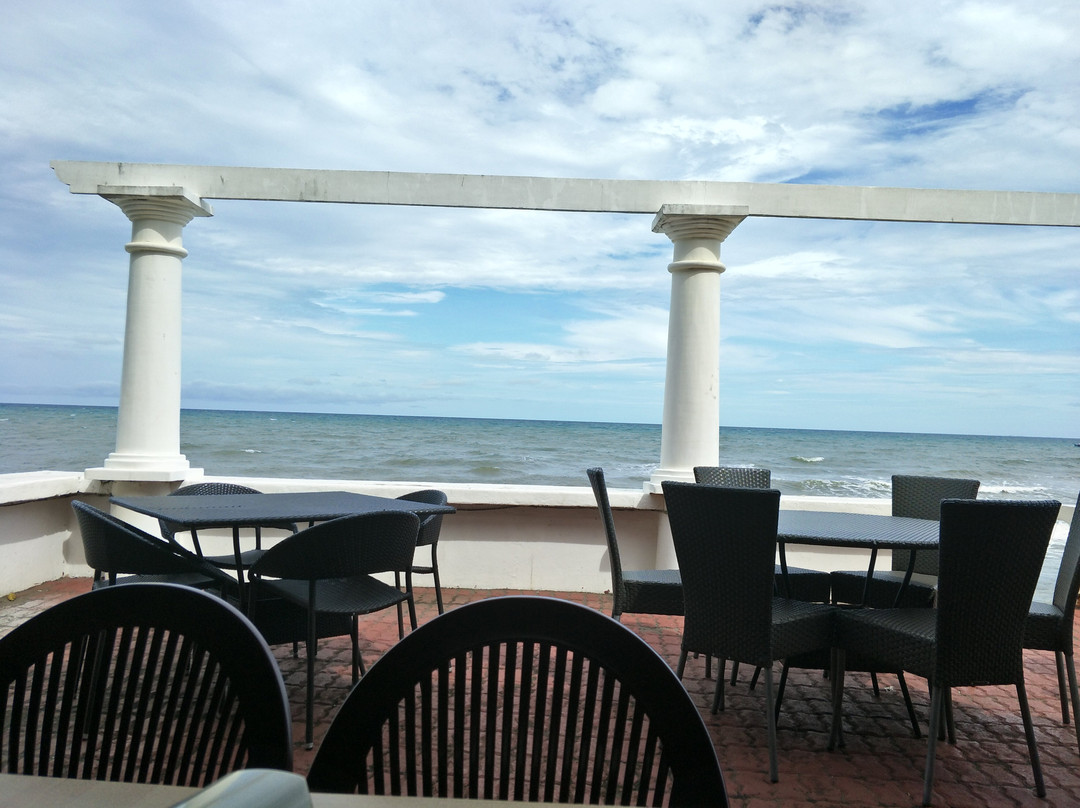 Seabreeze Lodge and Cafe
