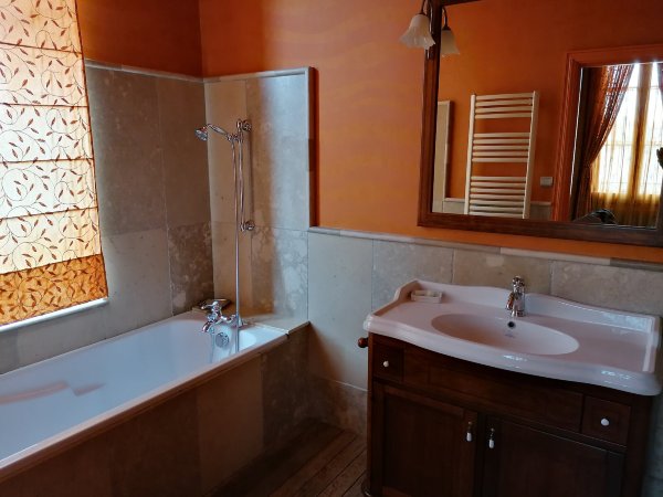 Demeure Saint Louis Historic Manor, City 700m, Free Parking,A C,Clim,Wifi, City View, Garden-浴室