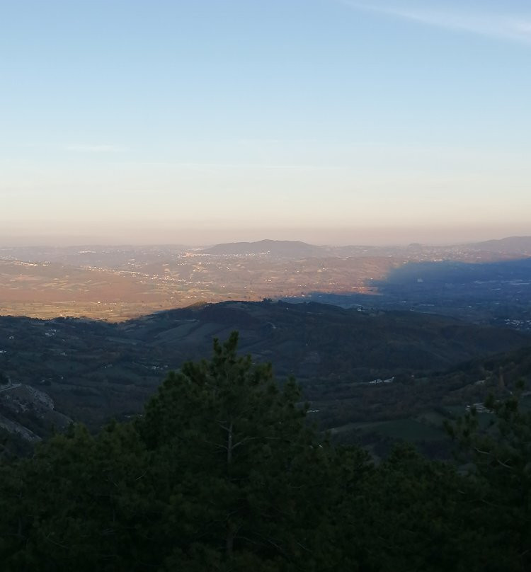 Castello di Roccamandolfi-Roccamandolfi必去景点