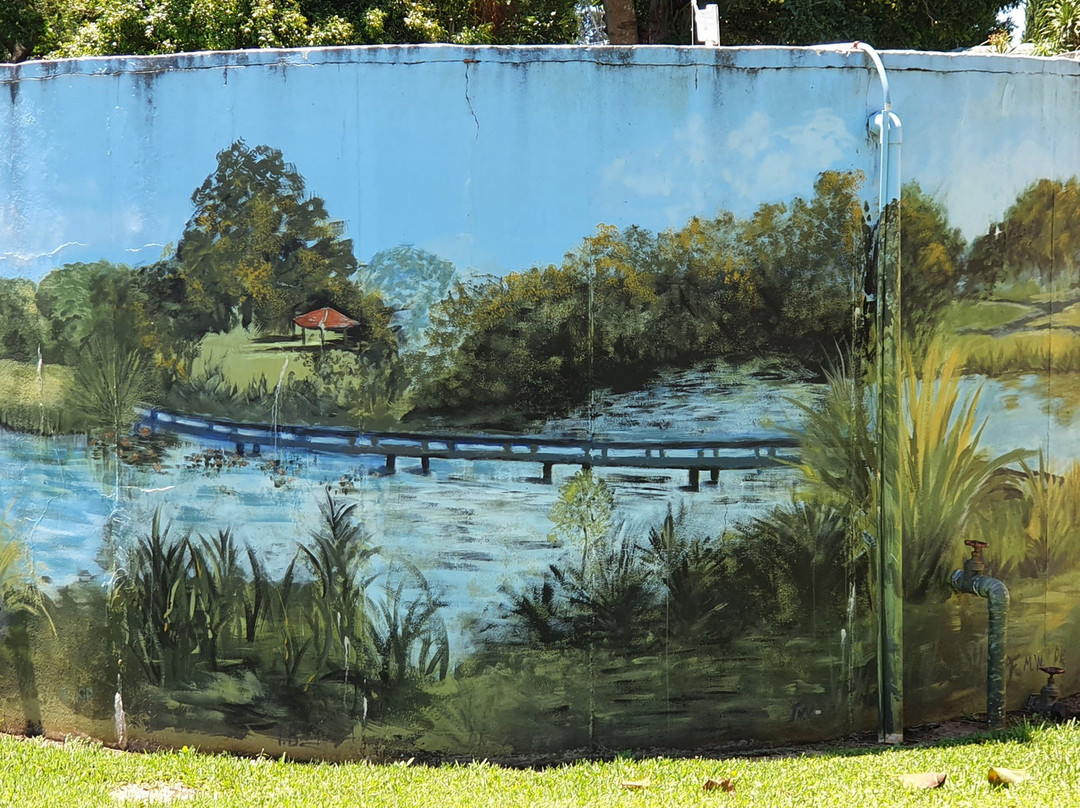 Mapleton Lily Ponds Water Tank Art景点图片