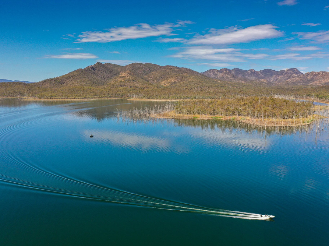 Lake Awoonga景点图片